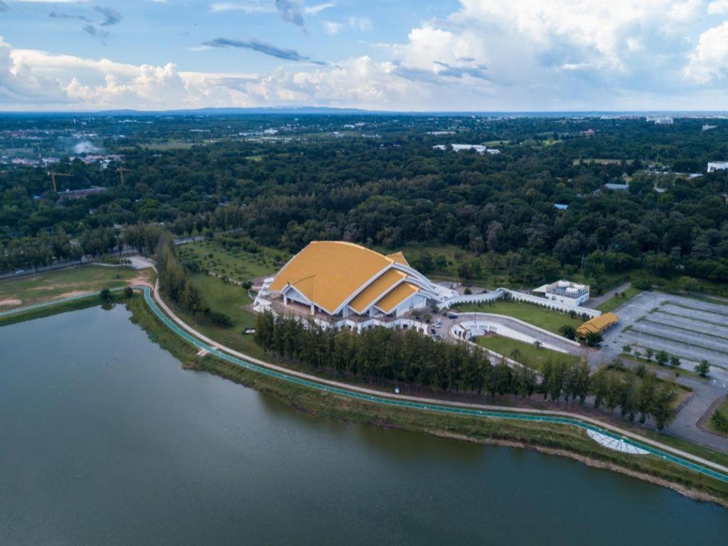 Glacier Hotel Khon Kaen Exterior photo
